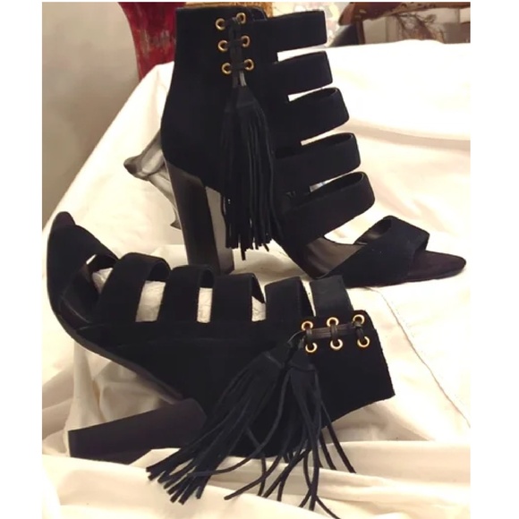 GUESS BLACK WOMENS CHUNKY SUEDE STRAPY HEELS SIZE 8M W/TASSELS - Picture 3 of 4